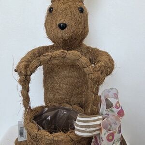 Rustic Rabbit Planter Basket in Natural Brown